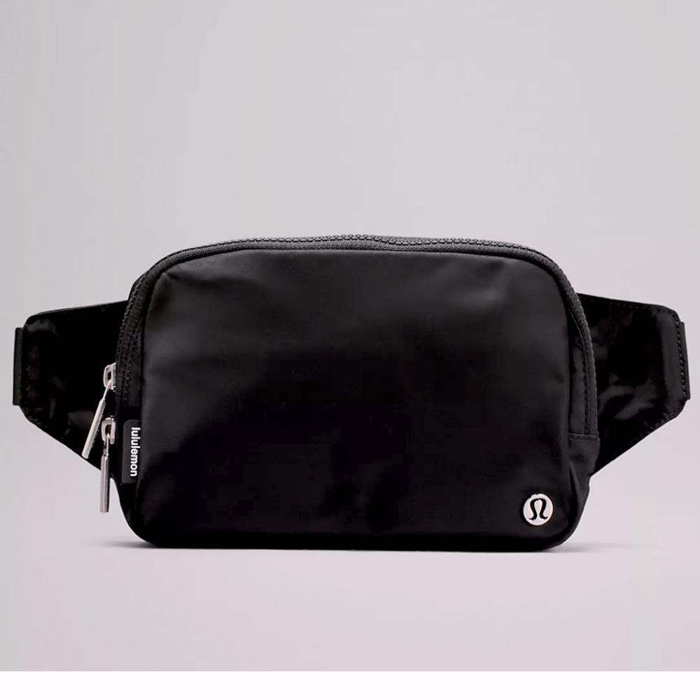 Lululemon Black large travel belt bag - 2L - New without tags